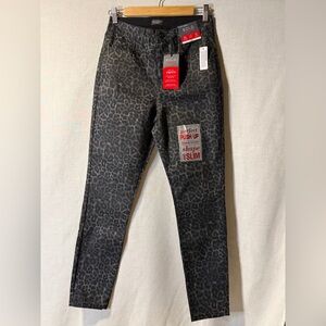 BOLD elements Black Leopard Print Women's Slim Jeans